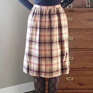 PENDLETON VINTAGE 70s 100% WOOL PLAID KNEE-LENGTH SKIRT // vintage size 9/10